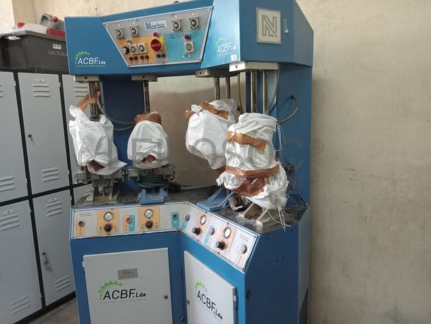 Máquina de Moldar Contrafortes