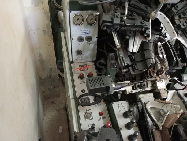 Máquina de Montar Bicos