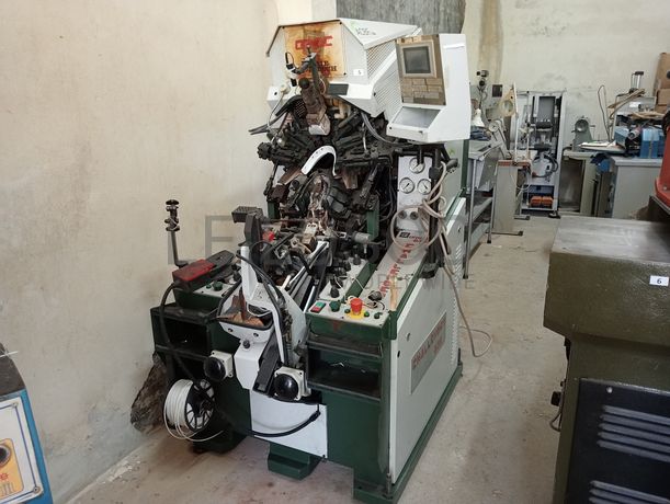 Máquina de Montar Bicos