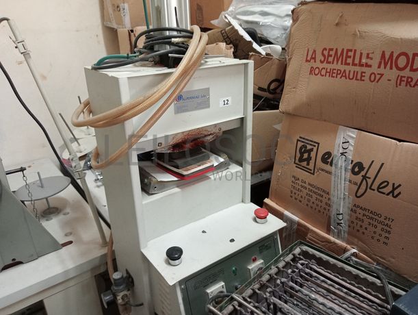 Máquina de Colar Testeiras