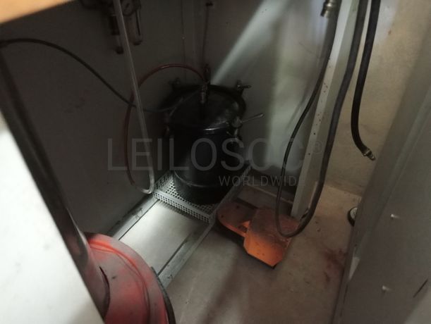 Mesa de Dar Cola e Prensar