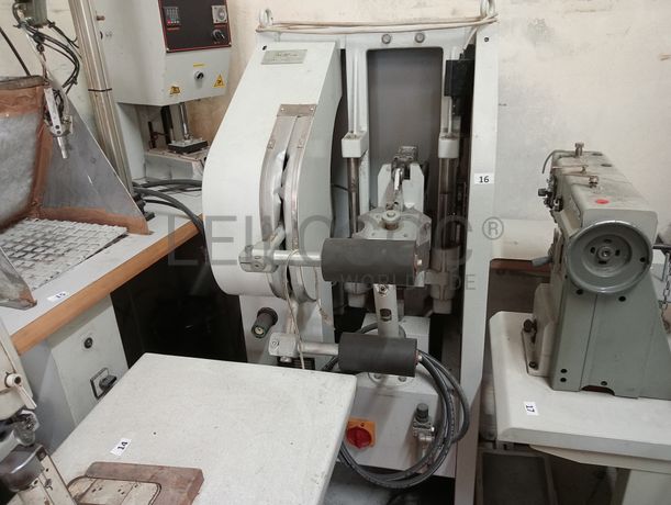 Máquina de Desenformar Formas dos Sapatos