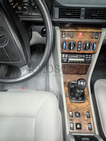 Mercedes-Benz E200 Cabrio · Ano 1994