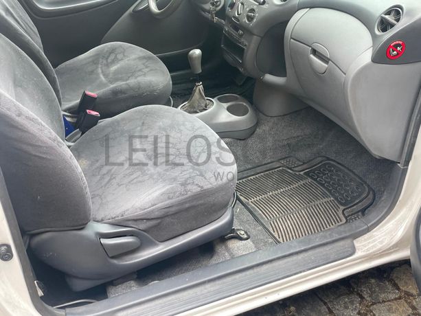 Toyota Yaris · Ano 2003