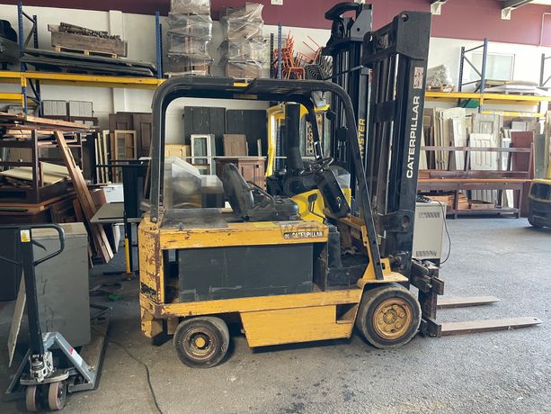 Empilhador Caterpillar