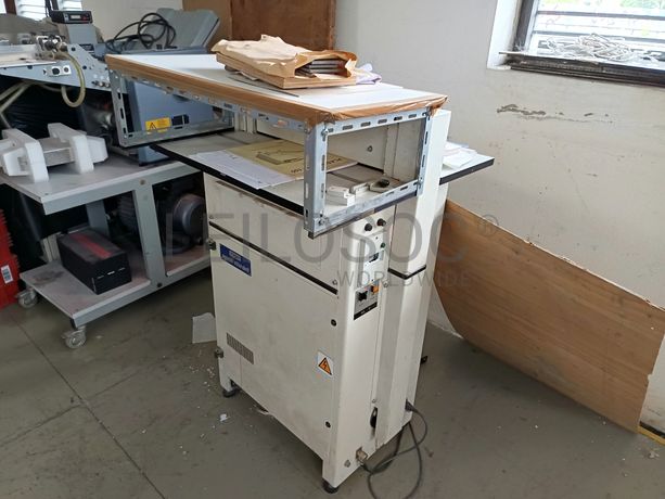 Máquina de Picar e Vincar