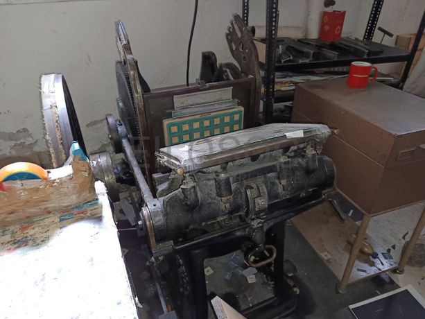 Máquina Manual de Corte e Vinco