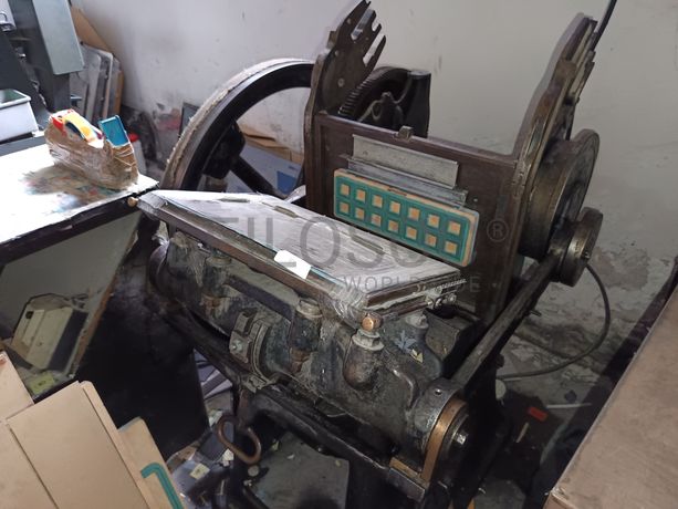 Máquina Manual de Corte e Vinco