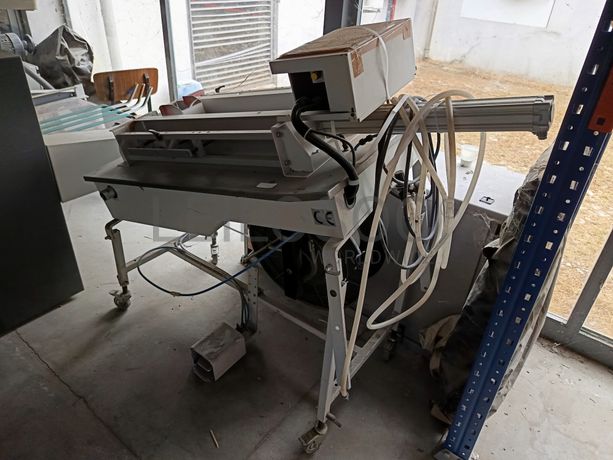 Máquina de Prensar Cadernos