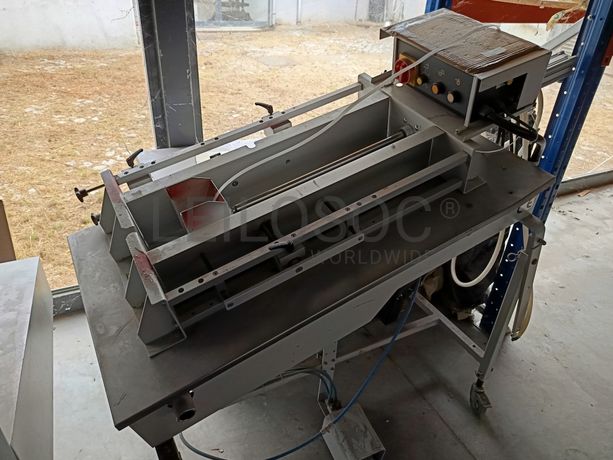 Máquina de Prensar Cadernos