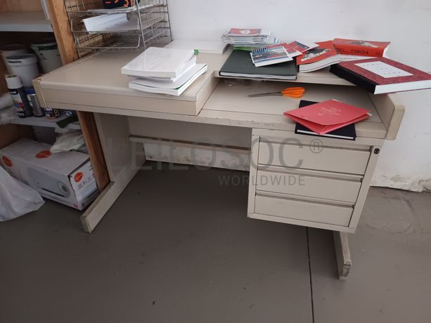 Secretárias · Cadeiras · Armários