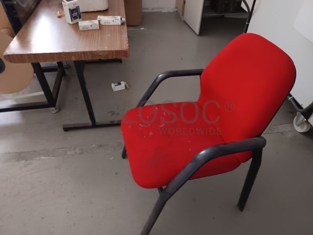 Secretárias · Cadeiras · Armários