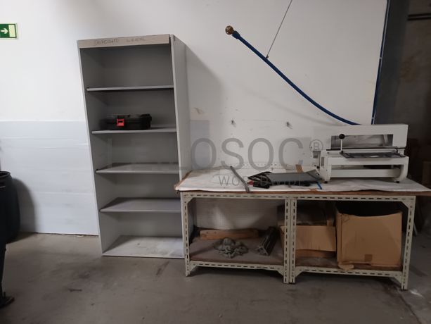 Bancada de Trabalho · Armário