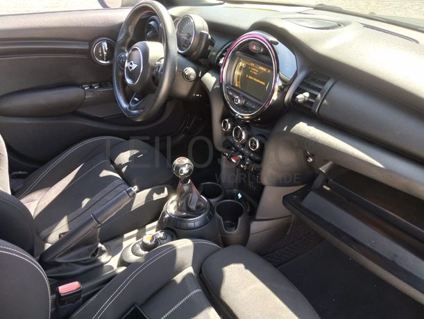 Mini Cooper One D · Ano 2017