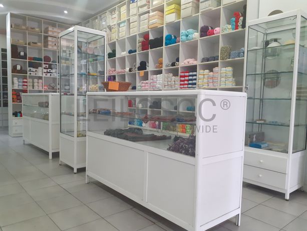 Mobiliário de Escritório e Expositores