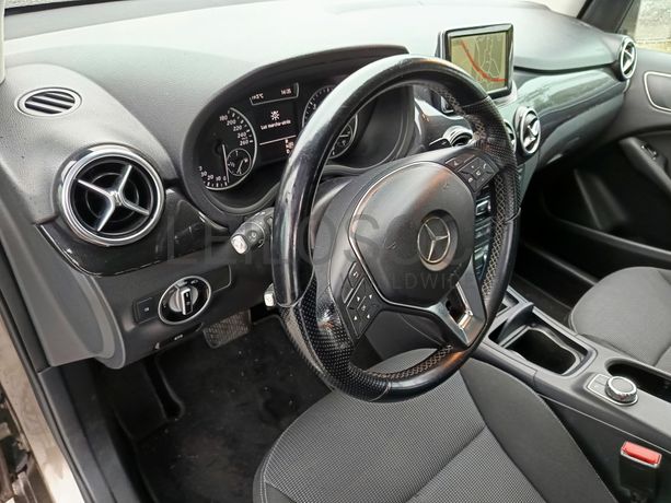 Mercedes-Benz B180 CDI · Ano 2013