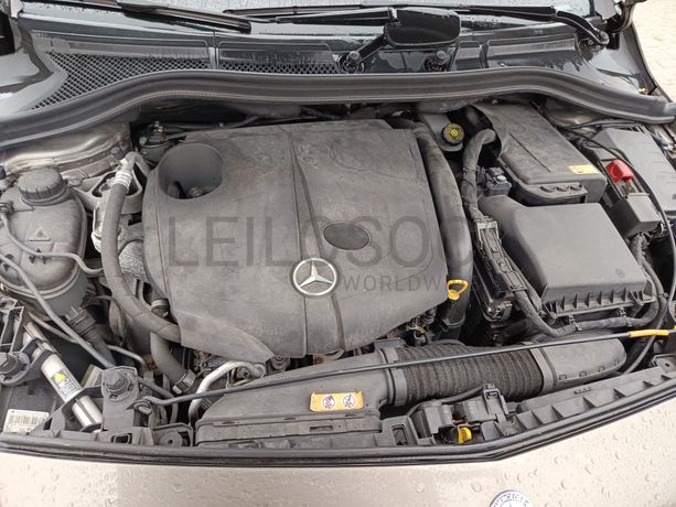 Mercedes-Benz B180 CDI · Ano 2013