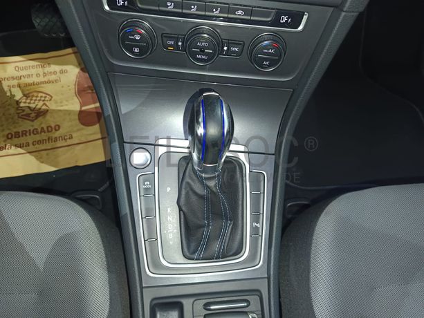 Volkswagen Golf · Ano 2016