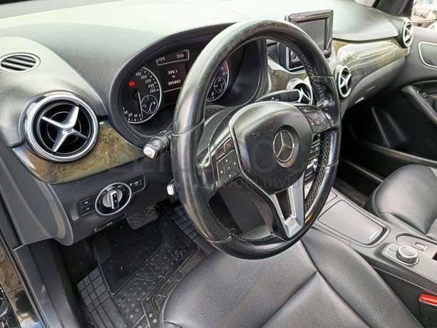 Mercedes-Benz B180 CDI · Ano 2012