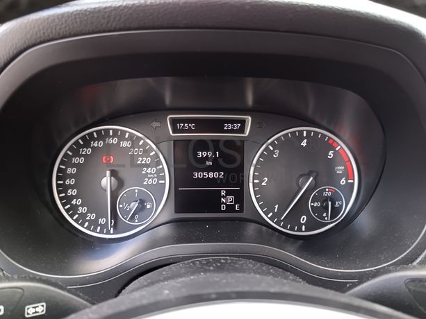 Mercedes-Benz B180 CDI · Ano 2012