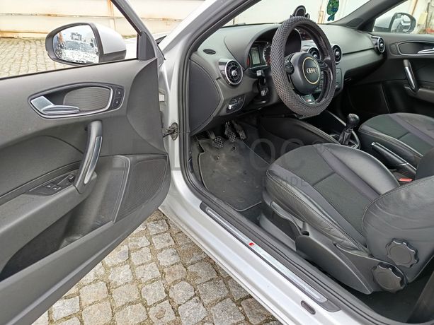 Audi A1 1.6 TDI · Ano 2013