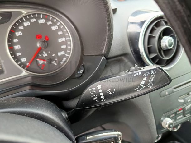 Audi A1 1.6 TDI · Ano 2013