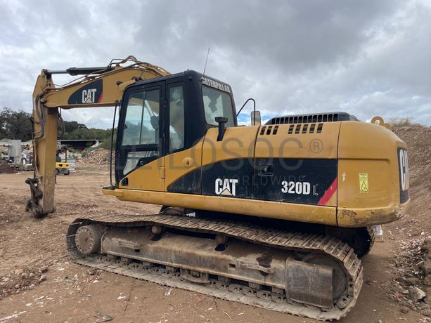 Giratória de Rastos CAT 320 DL · Ano 2007