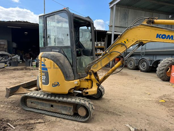 Mini Giratória Komatsu · Ano 2006