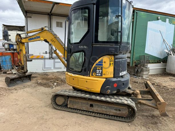 Mini Giratória Komatsu · Ano 2006