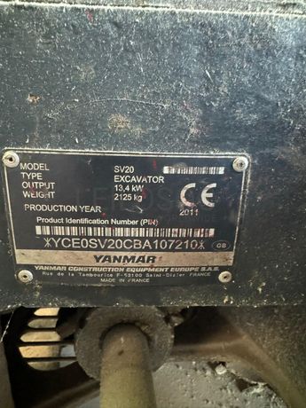 Mini Giratória Yanmar · Ano 2011