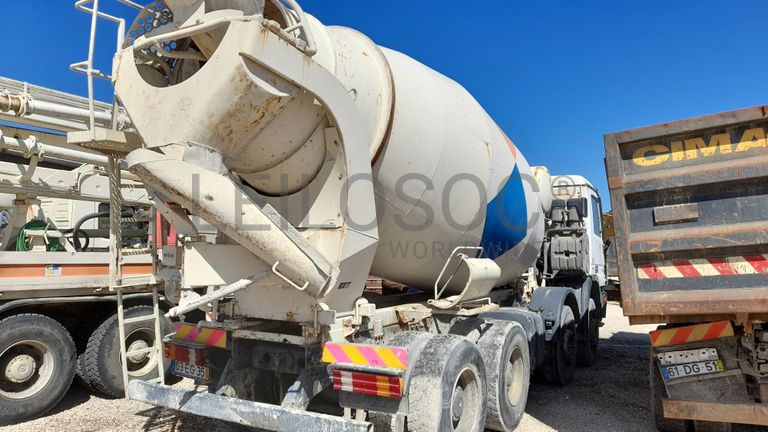 Autobetoneira Mercedes-Benz 3236B/42 8X4