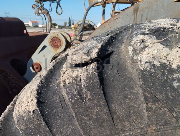 Pá Carregadora de Pneus 20 T Volvo  L150E