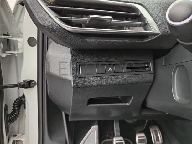 Peugeot 3008 · Ano 2017