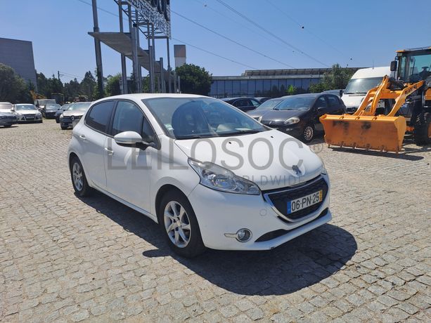 Peugeot 208 · Ano 2015