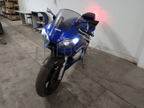 Yamaha YZF-R6 · Ano 2000