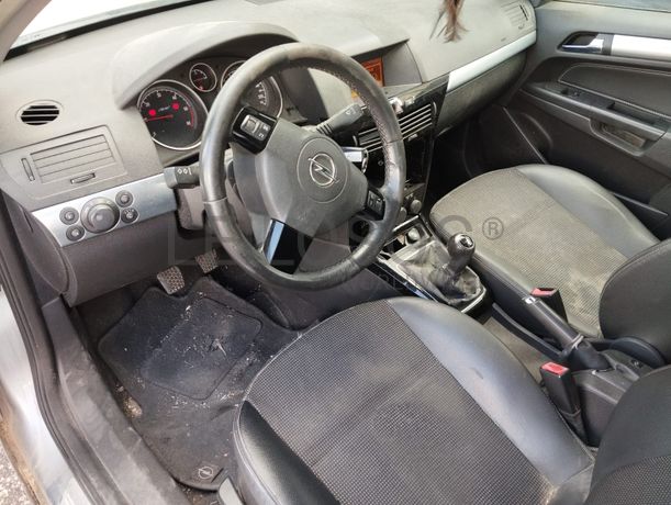 Opel Astra · Ano 2008