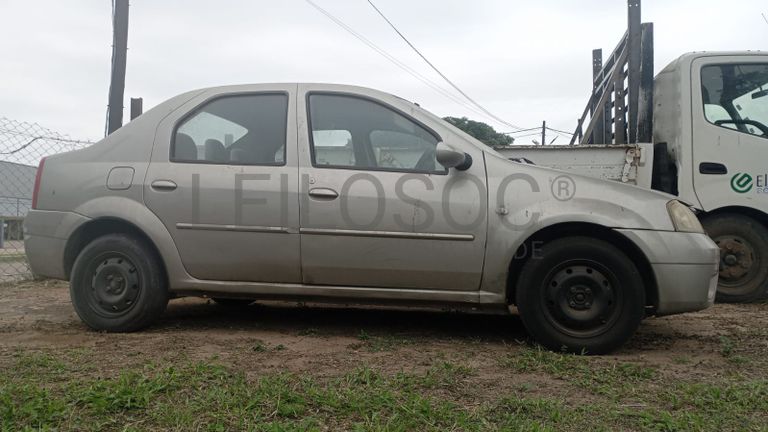 Renault Logan · Ano 2009