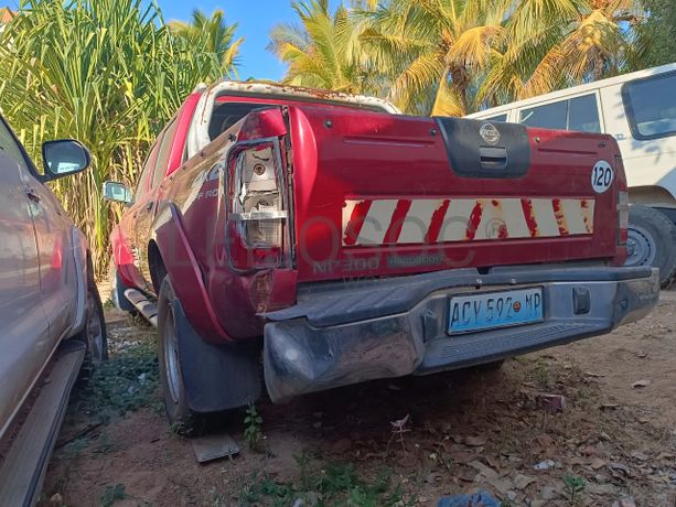 Nissan NP300 Hardbody · Ano 2012