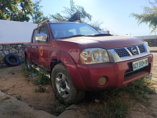 Nissan NP300 Hardbody · Ano 2012