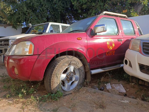 Nissan NP300 Hardbody · Ano 2012