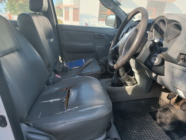 Toyota Hilux 2.5 · Ano 2009