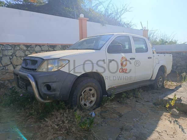 Toyota Hilux 2.5 · Ano 2009