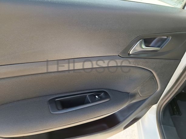 Peugeot 308 · Ano 2018