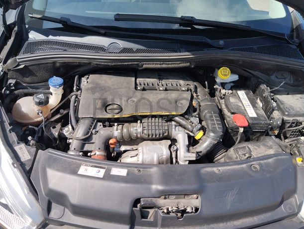 Peugeot 208 · Ano 2017