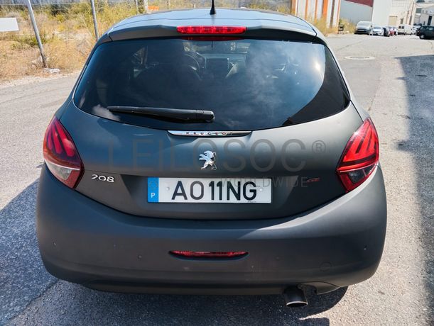Peugeot 208 · Ano 2017