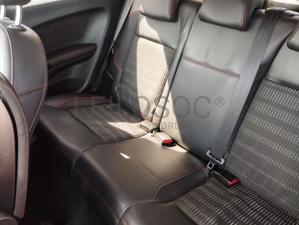 Peugeot 208 · Ano 2017