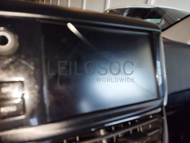 Peugeot 208 · Ano 2017