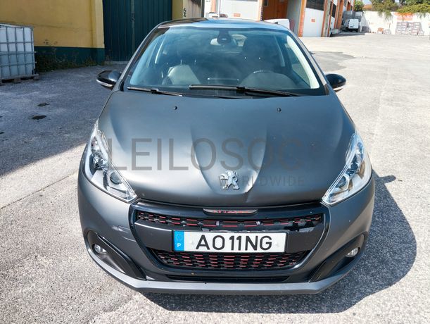 Peugeot 208 · Ano 2017