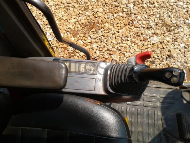 Escavadora giratória KOMATSU PC 210 7K