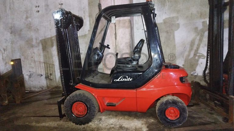 Empilhadeira Linde H25D-03
